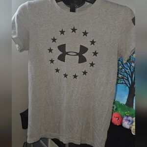 Under Armour Gray and Black Short Sleeve Tee with Star Pattern